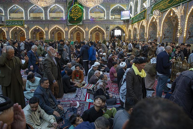 قسم رعاية الصحن: جهود متواصلة لتنظيم حركة سير الزائرين وتهيئة أماكن العبادة