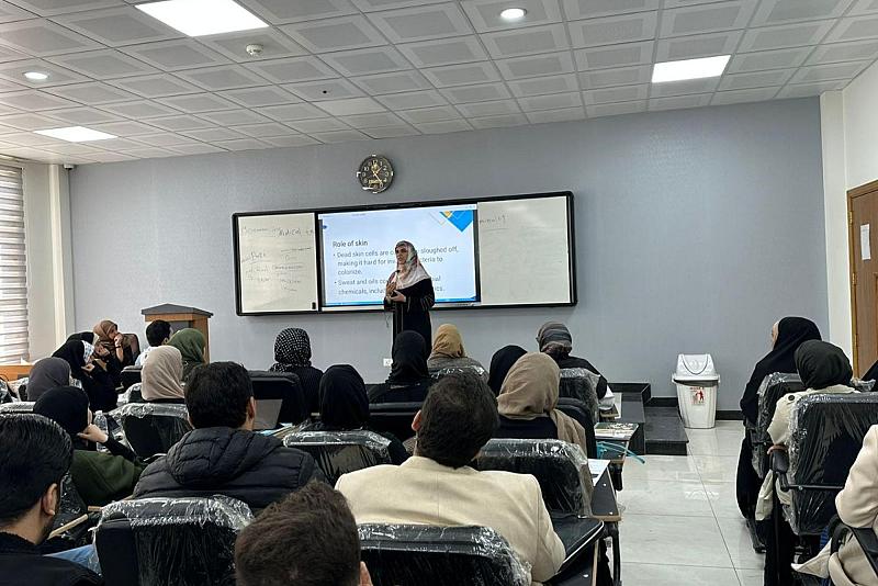 جامعة الكفيل تنظم محاضرةً علمية حول اكتساب المناعة