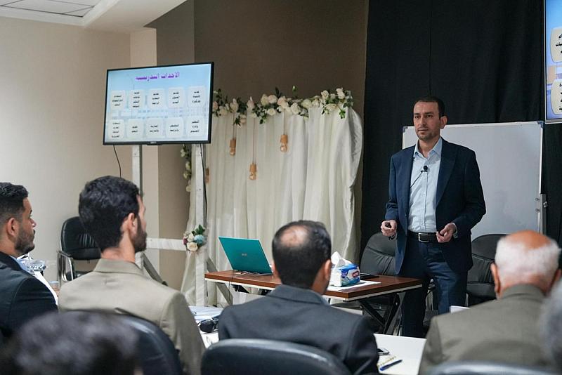 قسم التربية والتعليم يقيم ورشة تطويرية لملاكات مجموعة العميد التعليمية