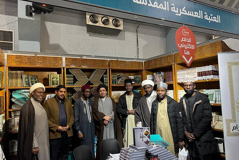 وفد قسم الشؤون الفكرية يجري جولة في معرض الكتاب الدولي في النجف الأشرف