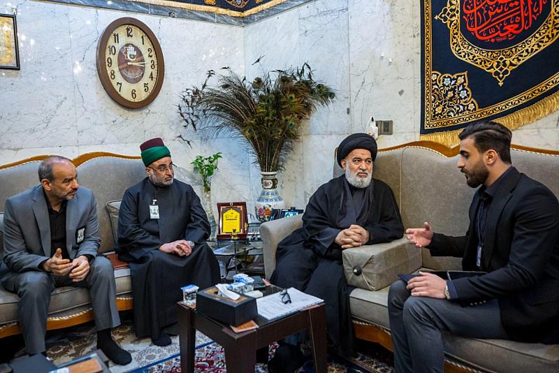 السيد الصافي يكرم أحد منتسبي قسم الإعلام لدوره في صناعة محتوى إيجابي يخدم المجتمع