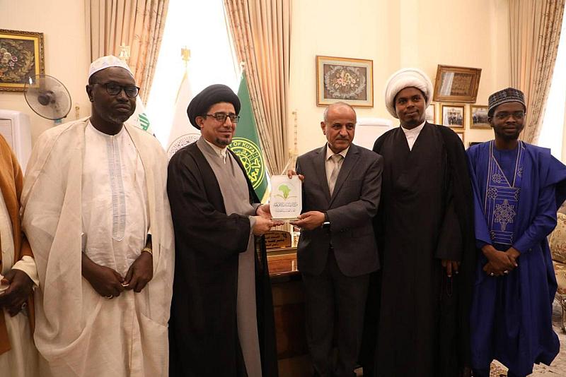قسم الشؤون الفكرية وجامعة الكوفة يبحثان سبل التعاون المشترك