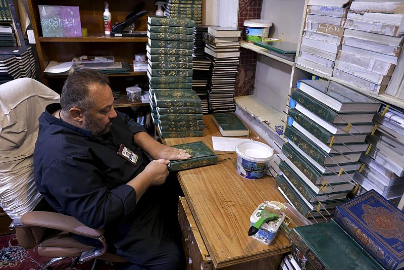 قسم رعاية الصحن: نعمل على تجهيز المساجد والحسينيات بالمصاحف وكتب الأدعية