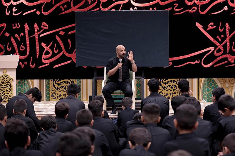 المجمع العلمي يقيم محاضرة بعنوان (إضاعة الوقت بين الإفراط والتفريط) لطلبه الحفظ في كربلاء