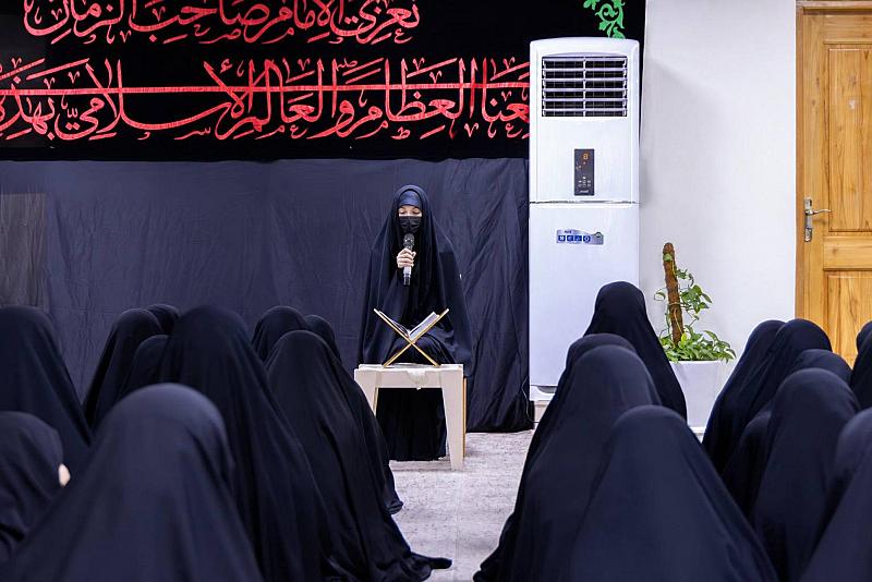 شعبة فاطمة بنت أسد تنظّم عرضًا مسرحيًّا إحياءً لذكرى استشهاد الإمام الباقر (عليه السلام)