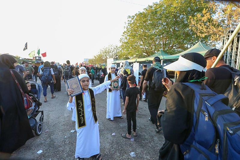لتعليم الزائرين القراءة الصحيحة.. نشر (24) محطة على المحاور المؤدية إلى كربلاء