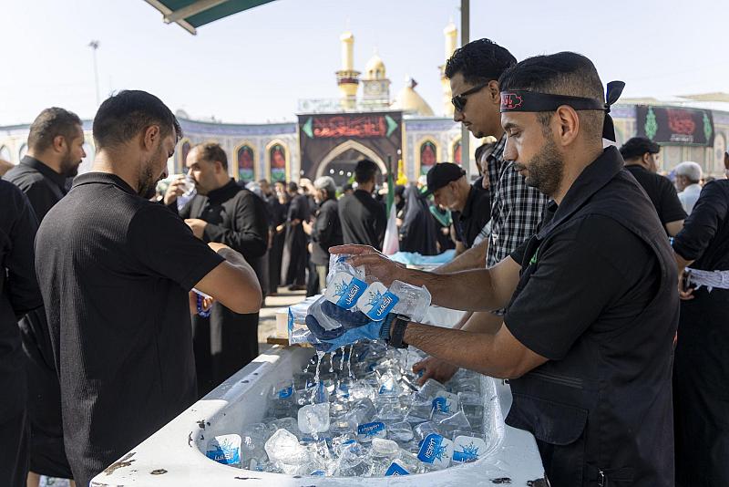 بالتنسيق مع قسم الشعائر.. المواكب الكربلائية تستقبل المعزين في تشييع السيد الشهيد علي الخامنئي (رضوان الله عليه)
