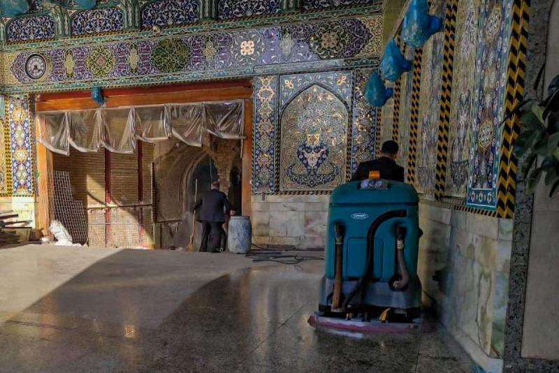 تواصل الأعمال بغسل محيط العتبة المقدّسة