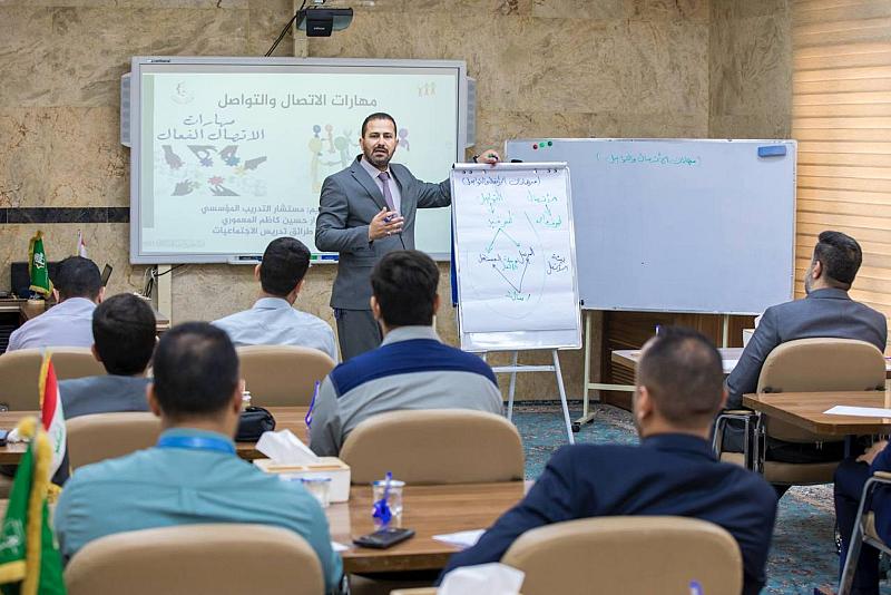 قسم التطوير ينظّم دورة عن مهارات الاتصال والتواصل الفعّال