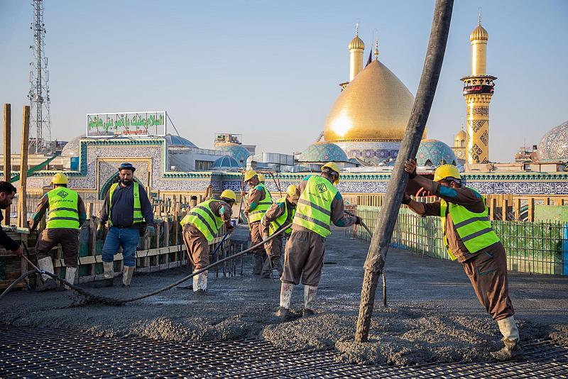 قسم المشاريع ينجز صبّ أكثر من 200 م³ من الخرسانة في المساحات الإضافية لصحن أم البنين (عليها السلام)