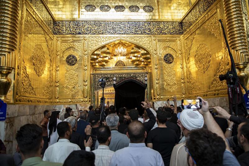 العتبة العباسية تشهد تشييع جثمان الشاعر الحسيني عبد الرسول الخفاجي(رحمه الله)
