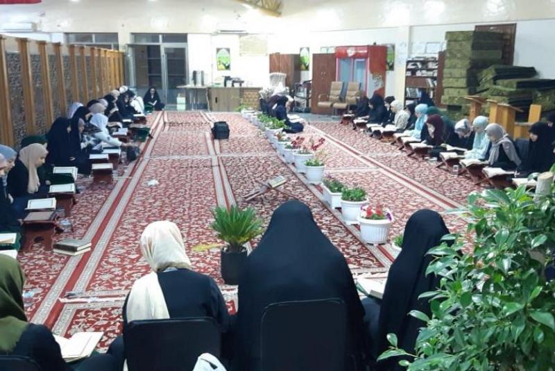 مدارسُ الكفيل الدينيّة النسويّة تنظّم محفلاً قرآنيّاً رمضانيّاً لطالبات جامعة العميد