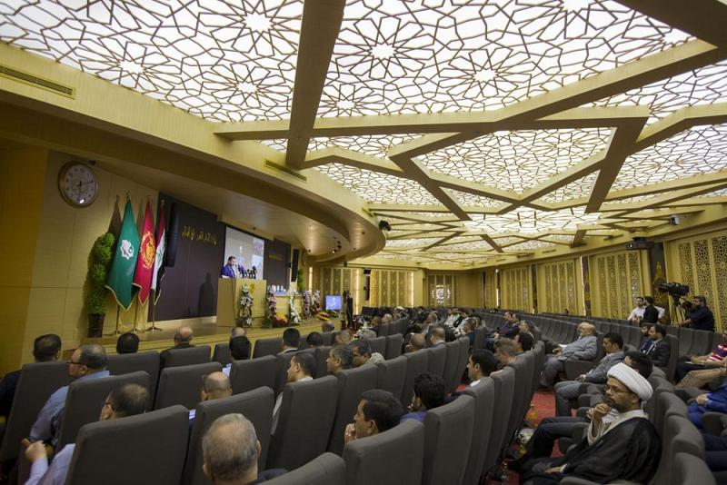 بتوزيع الجوائز على الفائزين في مسابقة أفضل مؤلَّفٍ بحقّ الإمام الباقر(عليه السلام)، مهرجانُ الإمام الباقر(عليه السلام) يختتم فعاليّاته..