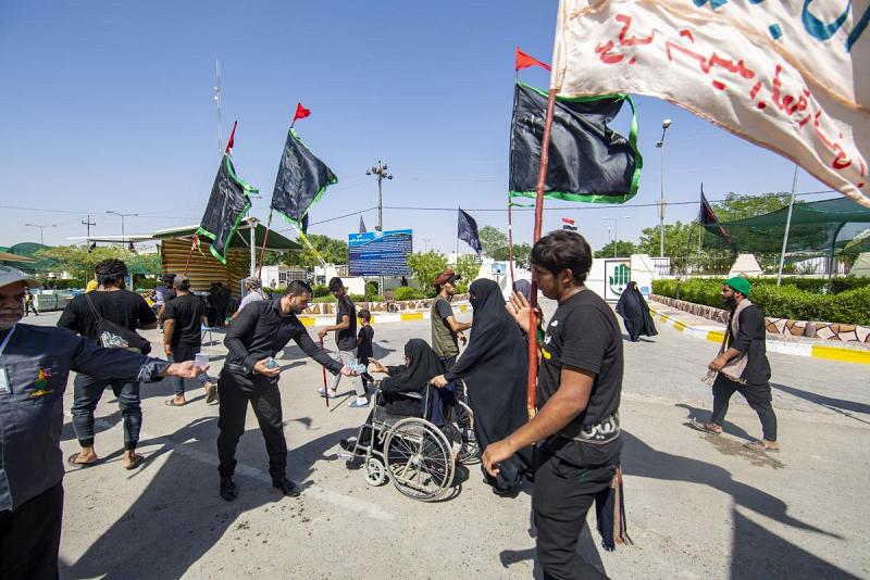 هذا ما يقدّمه مجمّعُ الشيخ الكلينيّ الخدميّ لزائري الأربعين