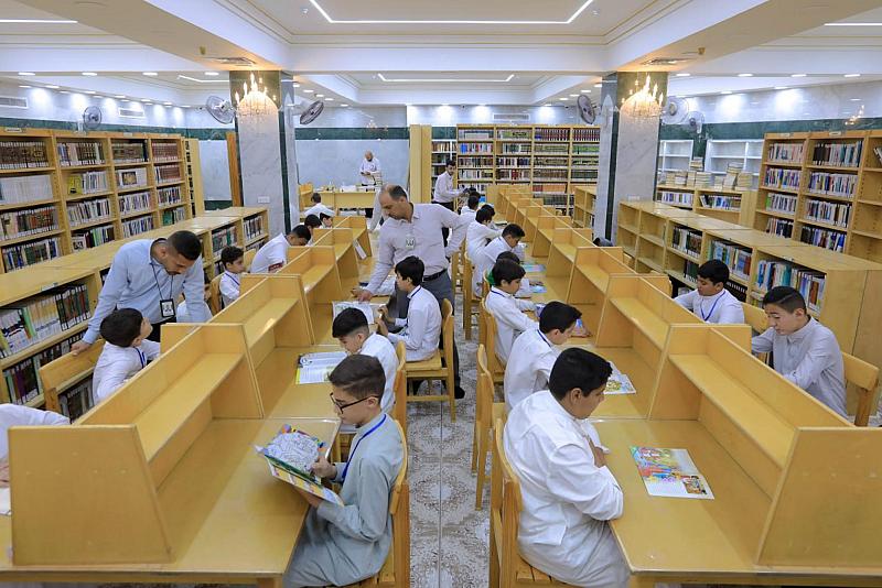 المجمع العلمي ينظم زيارة إلى مكتبة العتبة العباسية لعدد من طلبة الدورات الصيفية