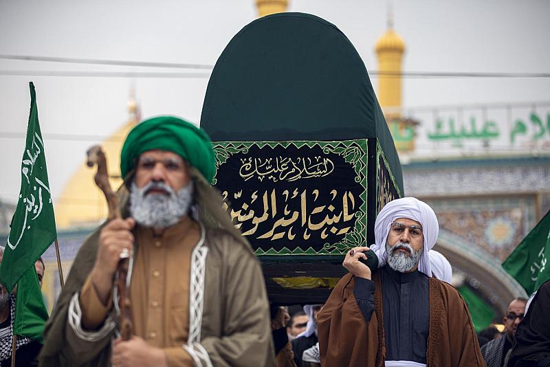 مواكب العزاء الكربلائية تستذكر وفاة السيدة زينب (عليها السلام)