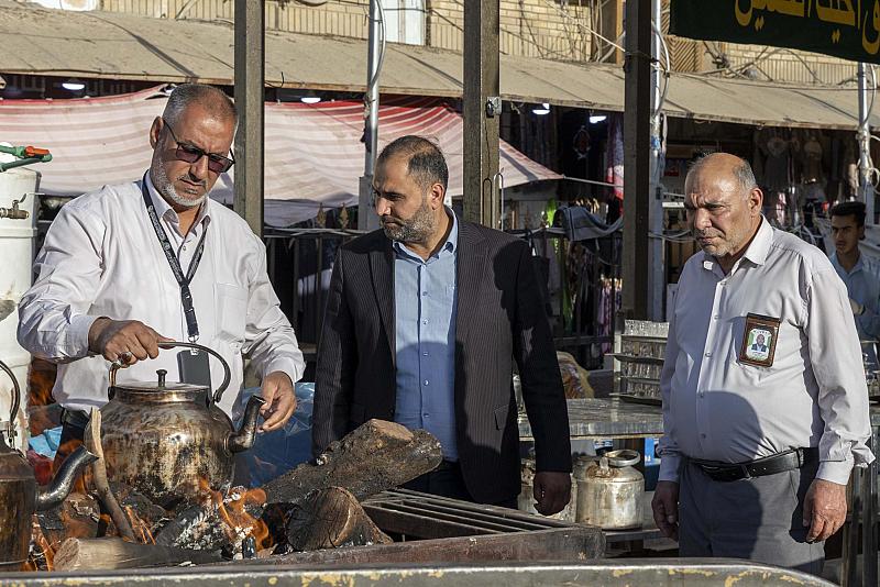 للاطّلاع على احتياجاتهم.. قسمُ الشعائر يجري جولة ميدانية على المواكب الخدمية في ليلة الجمعة