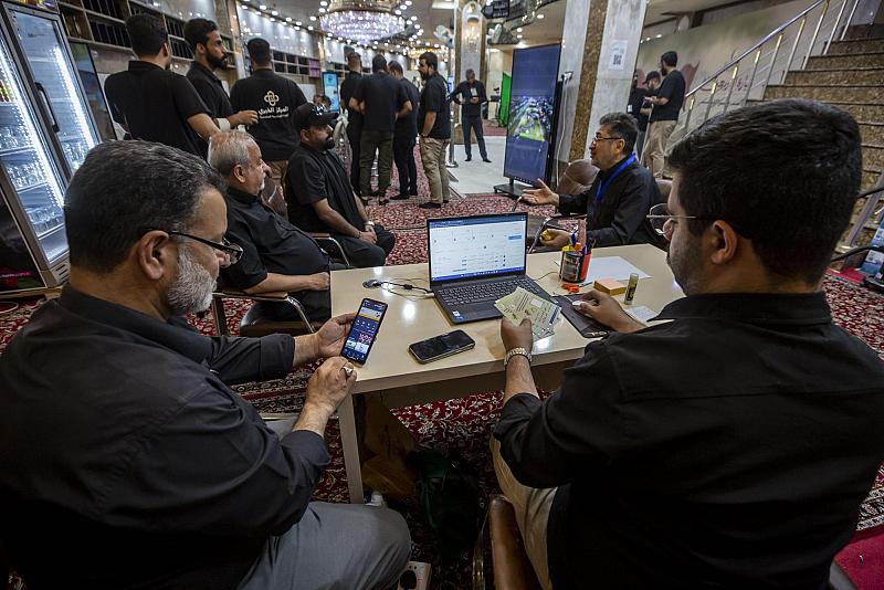 قسم الإعلام: المركز الإعلامي بيئة تقنية متكاملة لخدمة العاملين بالمؤسسات الإعلامية في زيارة الأربعين