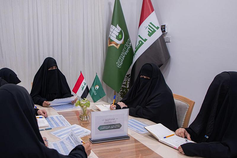 معهد القرآن الكريم النسوي يناقش مع لجنة تحكيم مسابقة الفرقان الثامنة تحضيراتها الفنية