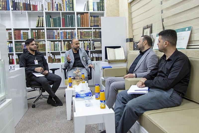 المجمع العلمي يناقش متطلّبات تسلّمه مشروع مقرأة القرآن الكريم الرقمية من جامعة تكنولوجيا المعلومات