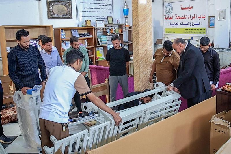دعمًا لجهودها الخيرية.. جامعة العميد تجهّز العيادة المجانية في ذي قار بالأجهزة الطبية