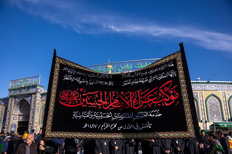 موكب عزاء خدمة العتبتين المقدستين يحيي ذكرى شهادة الإمام الكاظم (عليه السلام)