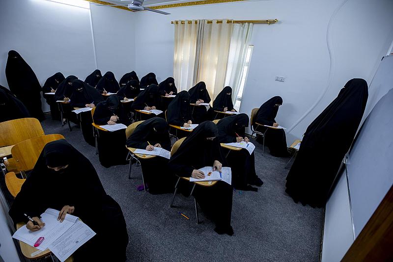 شعبة مدارس الكفيل الدينية النسوية تجري الامتحانات المركزية لطالباتها في بابل