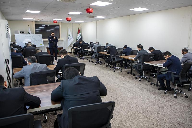 أكاديمية التطوير الإداري تُجري اختبارات الشهر الأوّل لطلبتها