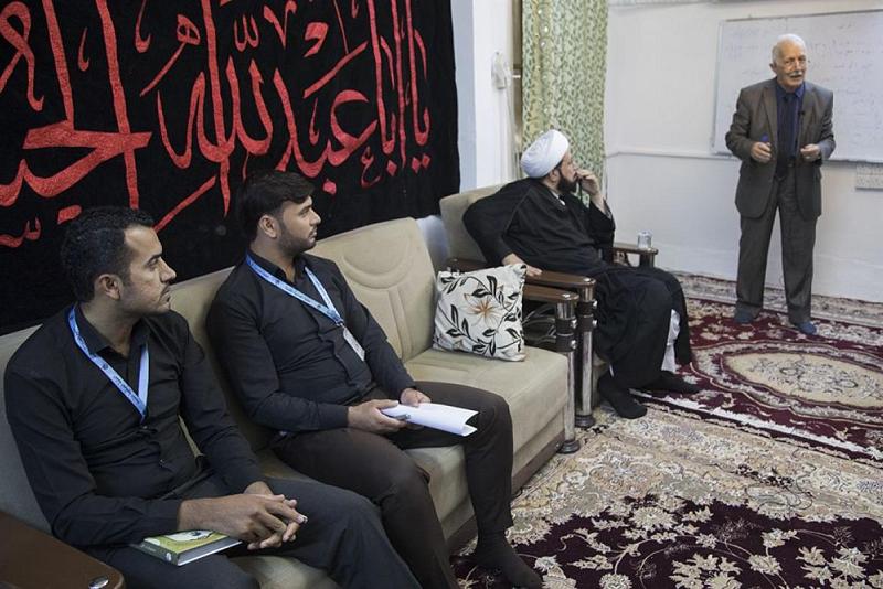قسمُ شؤون المعارف الإسلاميّة والإنسانيّة ينظّم دورةً في علم الببليوغرافيا
