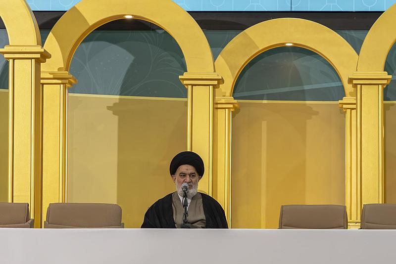 سماحة السيد الصافي يبارك لمنتسبي العتبة العباسية المقدسة تسلمهم قطع أراضي مدينة القمر السكنية