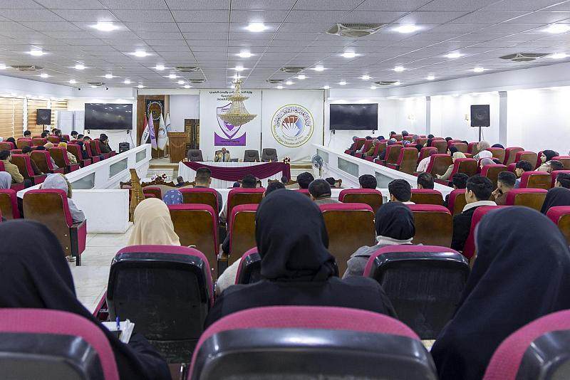 قسم العلاقات العامة يقيم ورشة عن التغييرات الاجتماعية وتأثيرها على الهوية الثقافية في جامعة القادسية