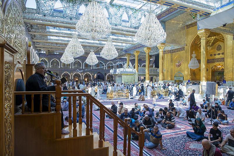 جموع المؤمنين تستأنف قراءة دعاء الندبة في الجمعة الأولى من شهر ربيع الأول