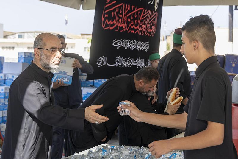 ضمن حملة الكفيل.. موكب العتبة العباسية المقدّسة يقدّم خدماته لزائري مرقد الإمامين العسكريّين (عليهما السلام) في سامراء