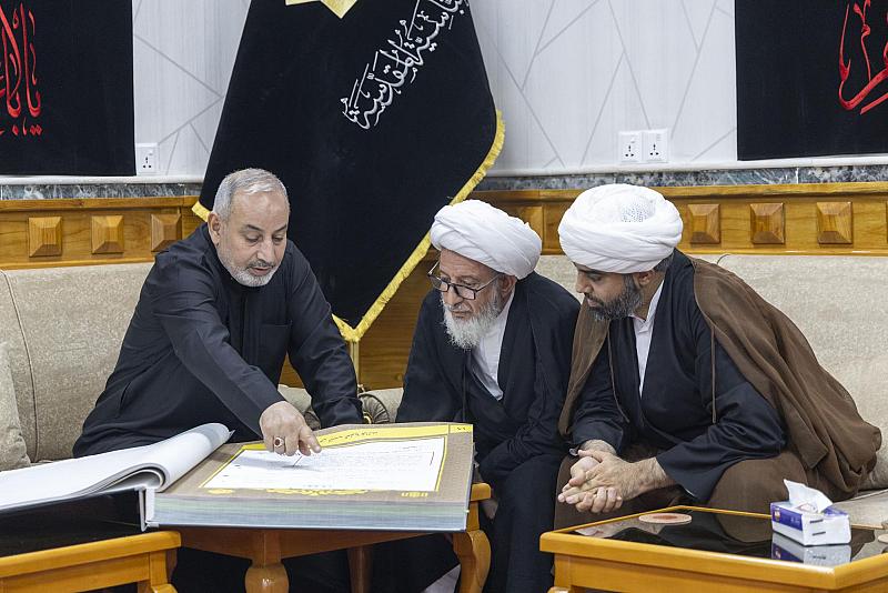 المشرف على مجمع أبي الفضل العباس (عليه السلام) يستقبل عضو اللجنة المشرفة على طباعة مصحف النجف الأشرف