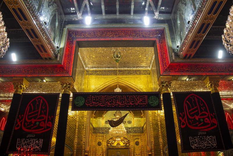 أكبر كسوةِ سوادٍ يرتديها صحنُ أبي الفضل العبّاس (عليه السلام) بعد محرّم وصفر