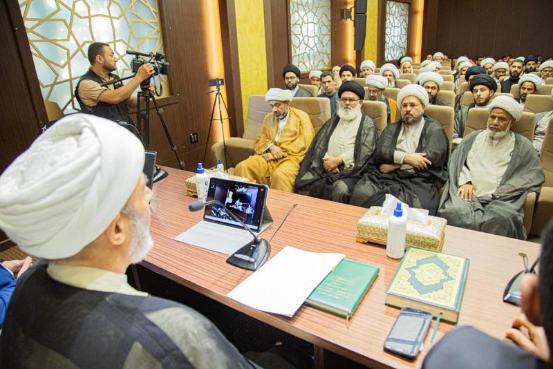 ندوةٌ رمضانيّة حول وحدة الهدف بين معركة بدر ونهضة الإمام المهديّ(عجّل الله فرجه)