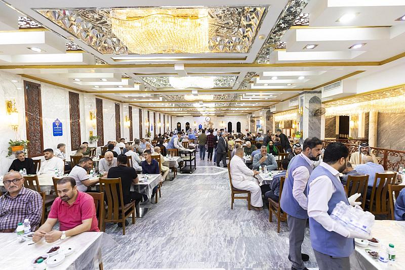 العتبة العباسية تقيم مأدبة إفطار لعدد من أصحاب المواكب الحسينية