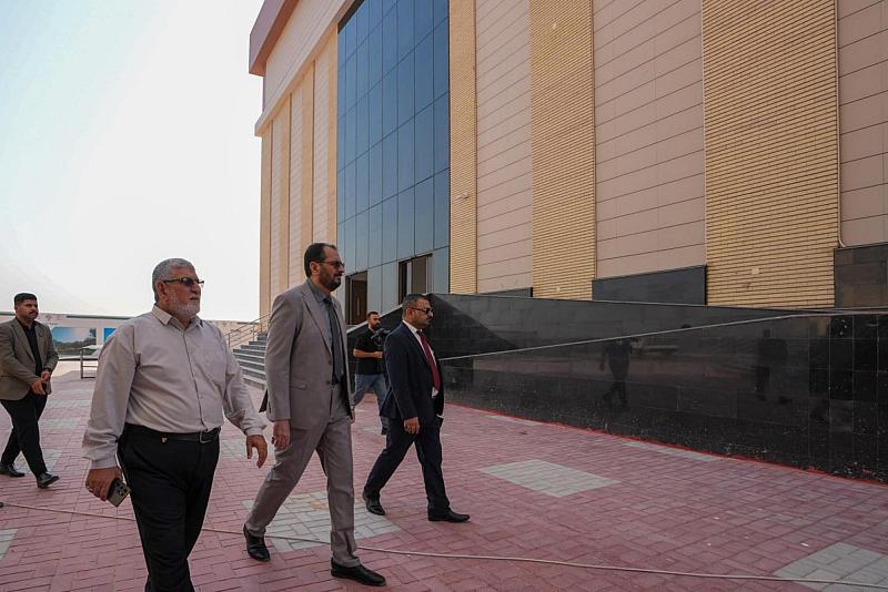 رئيس جامعة العميد يتفقد المبنى الجديد للجامعة ويطلع على نسب الإنجاز