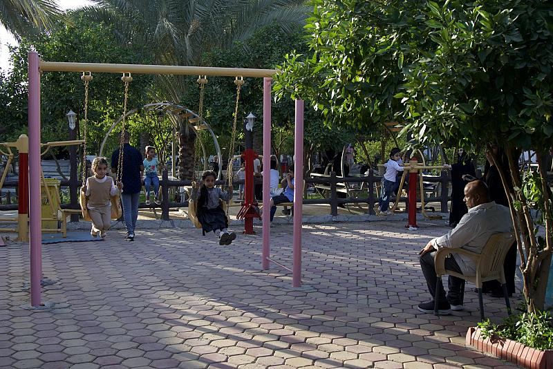  خلال يوم الجمعة.. مجموعة مشاتل الكفيل تشهد توافدًا واسعًا للعوائل العراقية