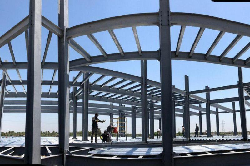 كوادرُ قسم الصيانة الهندسيّة تُواصل العمل في بناية مختبرات جامعة العميد