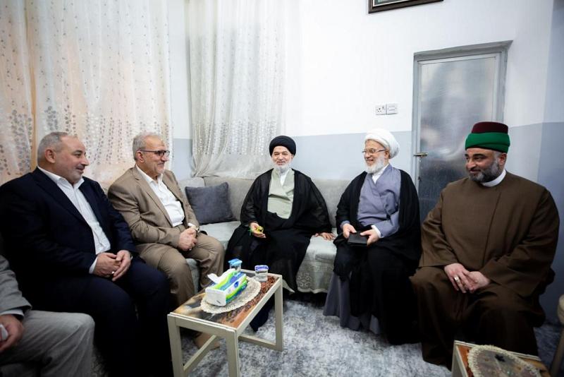بمناسبة عيد الفطر: السيّد الصافي يزور الشيخ الكربلائيّ