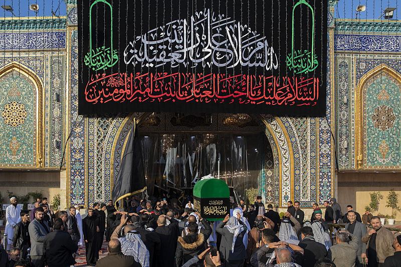المواكب العزائية تحيي ذكرى وفاة السيدة زينب (عليها السلام) في كربلاء المقدّسة