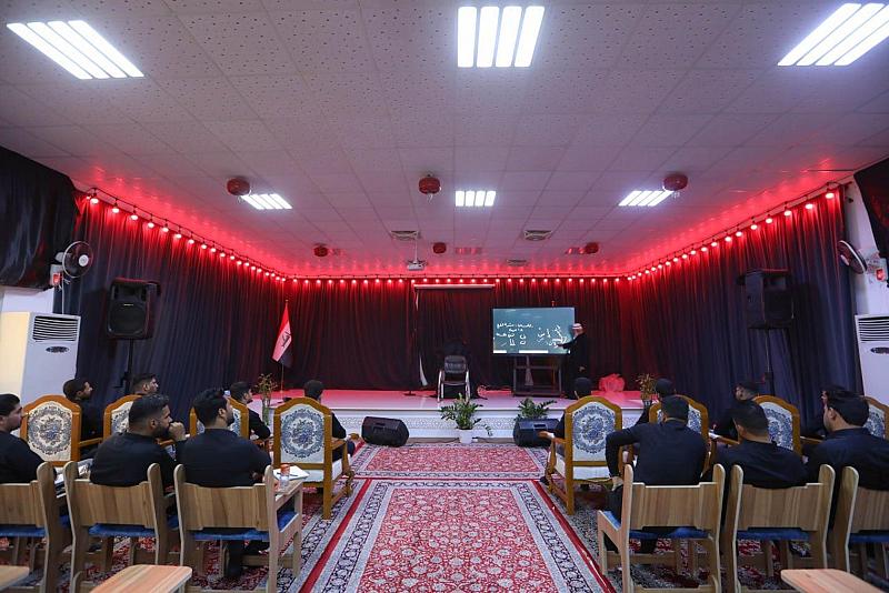 (16) مرشدًا تربويًّا يتلقون دروسًا في أحكام التلاوة وفنونها