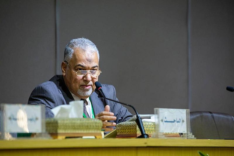باحث يقدّم دراسة في خصائص النثر المناقبي عبر الخوض في كتاب مجمع البحرين في مناقب السبطين