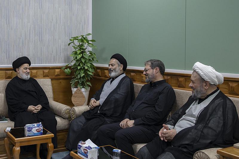 سماحة السيد الصافي يستقبل مسؤول الحجّ والعمرة الإيراني في مجمّع أبي الفضل العباس (عليه السلام)