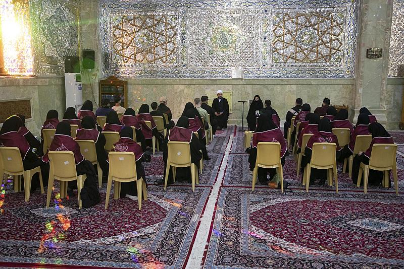 العتبة العباسية تنظم برنامجًا ثقافيًّا لوفد من أوروبا