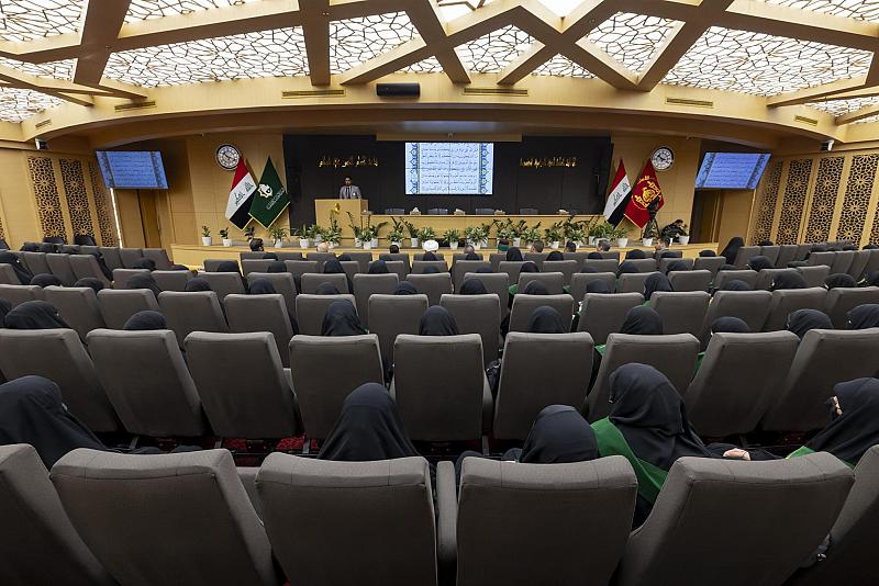 العتبة العباسية المقدسة تطلق فعاليات تكريم طالبات جامعة أهل البيت (عليهم السلام) المرتديات العباءة العراقية