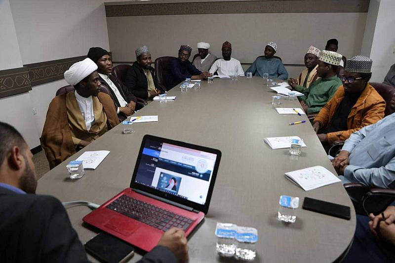 قسم الشؤون الفكرية يقيم دورة تطويرية لطلبة العلوم الدينية من الجاليات الأفريقية
