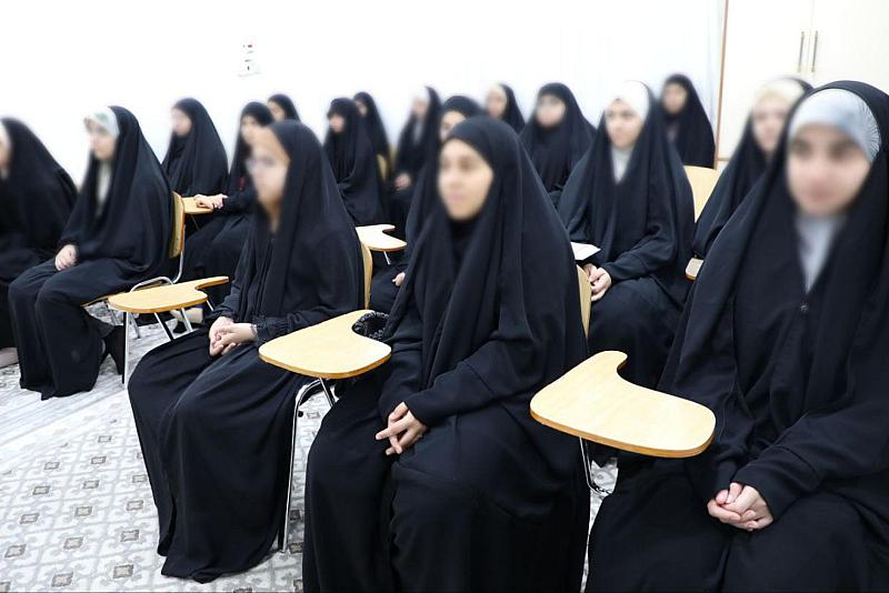 أكثر من 300 طالبة من طالبات معهد القرآن النسوي يحصلن على الإعفاء العام في مختلف المراحل الدراسيّة