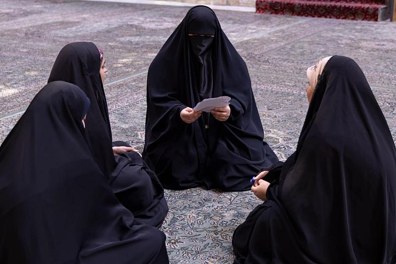 شعبة التوجيه الديني النسوي تنظم مسابقة ثقافية للزائرات بذكرى ولادة الإمام الحسن العسكري (عليه السلام)